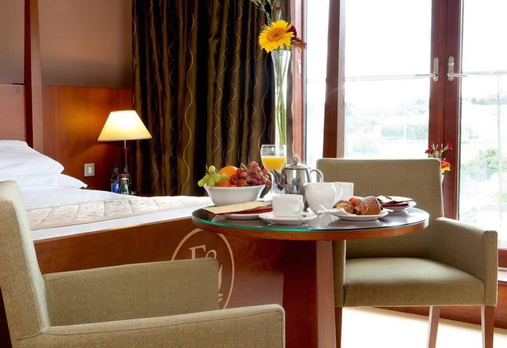 Four Seasons Hotel, Carlingford Exterior foto